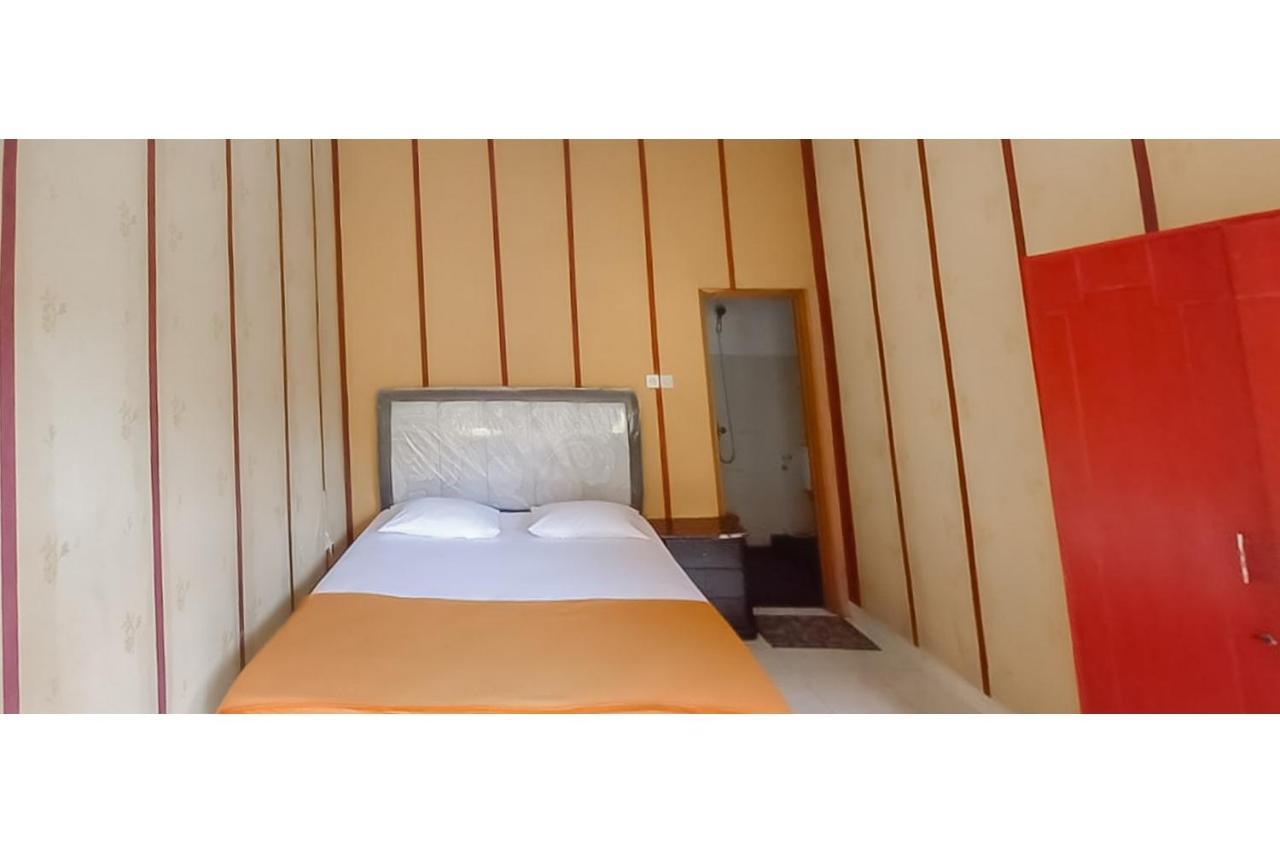 Hotel Sri Indrawati Puncak Mitra Reddoorz Богор Екстер'єр фото