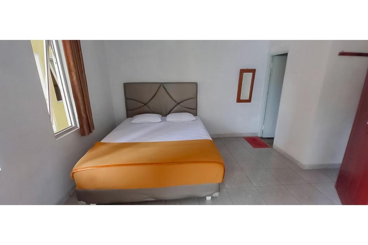 Hotel Sri Indrawati Puncak Mitra Reddoorz Богор Екстер'єр фото